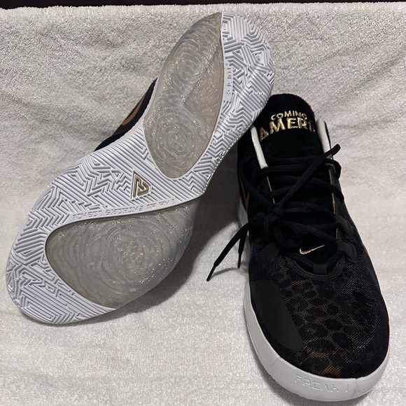 Nike Zoom Freak 1 Paramount Pictures Coming To America never worn 10/10 - Picture 7 of 9